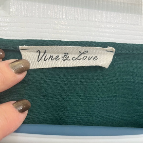 Vine & Love Green Long Dolman Sleeve Ruffled Light Women's Shirt Top Blouse - Picture 2 of 8